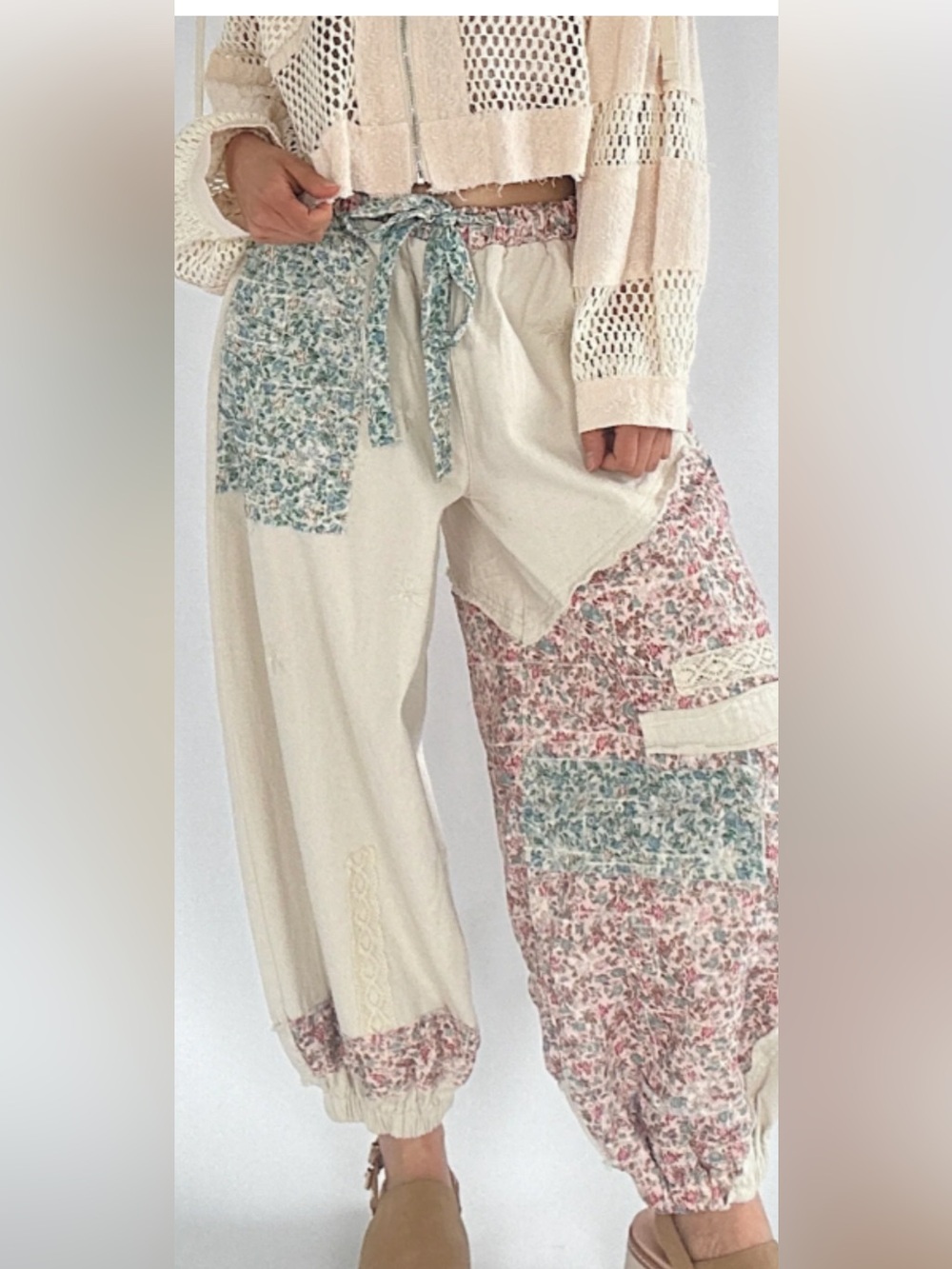 POL Patchwork Wide-Leg Track Pants in Cream with Pink & Blue Floral